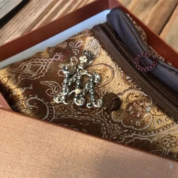 Barbara Bixby Silver Initial Pendant M - Picture 9 of 9